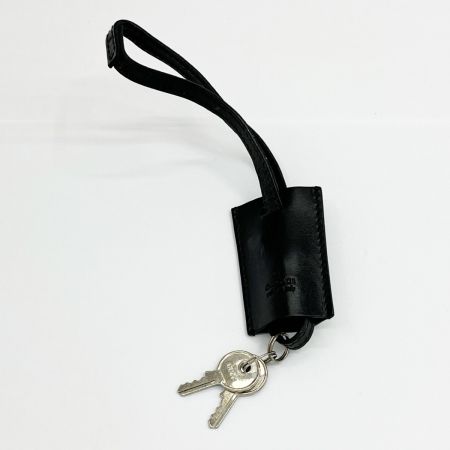  GUCCI グッチ ロゴパドロック 南京錠 ファッション小物 シルバー