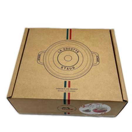  STAUB ストウブ 両手鍋 シャローココットラウンド 26cm ミトン付 4L チェリー