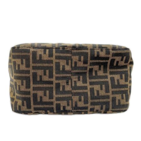 FENDI フェンディ ショルダーバッグ ズッカ レディース 222826426 ブラウン