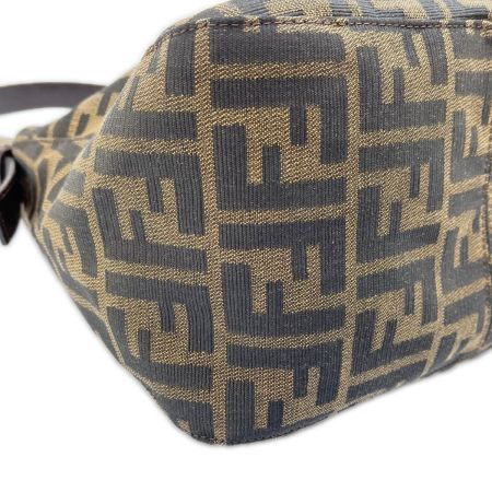  FENDI フェンディ ショルダーバッグ ズッカ レディース 222826426 ブラウン