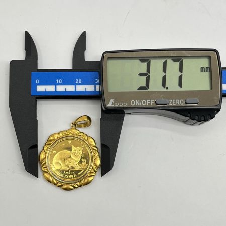   マン島キャットエリザベス24Kコイン/ペンダントトップK18 総重量18.6g(カバー含む)