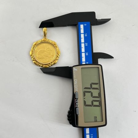   マン島キャットエリザベス24Kコイン/ペンダントトップK18 総重量18.6g(カバー含む)