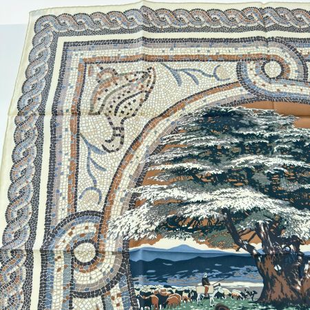 HERMES エルメス スカーフ ヒラヤマ杉の下で シルク100% 茶系