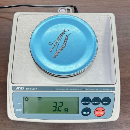   ピアス ホワイトゴールド K18 総重量3.2g ダイヤモンド 0.75ct D3.0粒 キャッチはシリコン