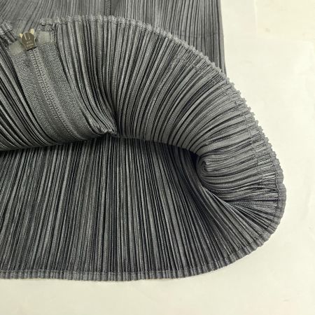  ISSEY MIYAKE イッセイミヤケ PLEATS PLEASE プリーツプリーズ ベスト プリーツ加工 ジップアップ 襟付 サイズ3 pp01-je384 ブラック