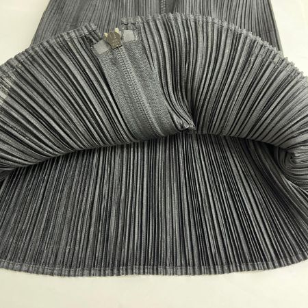  ISSEY MIYAKE イッセイミヤケ PLEATS PLEASE プリーツプリーズ ベスト プリーツ加工 ジップアップ 襟付 サイズ3 pp01-je384 ブラック