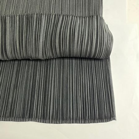  ISSEY MIYAKE イッセイミヤケ 半袖カットソー PLEATSPLEASE プリーツプリーズ サイズ3 ミセス pp04-jk603 ブラック