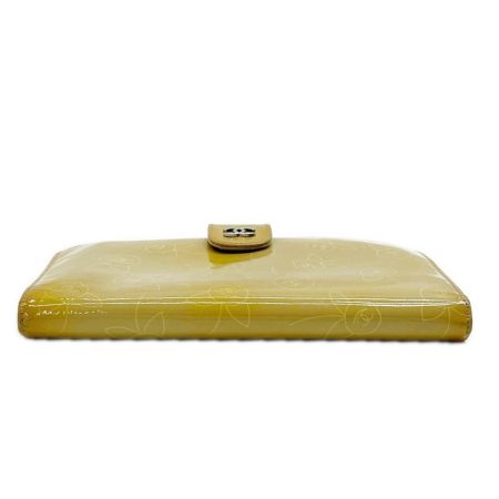  CHANEL シャネル がま口財布 カメリア エナメル 箱・ギャランティーカード付 傷汚れ有 ベージュ