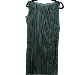 ◆◆ ISSEY MIYAKE イッセイミヤケ ワンピース　FETE IF72FH223 グレー Bランク