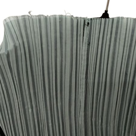  ISSEY MIYAKE イッセイミヤケ ワンピース　FETE IF72FH223 グレー