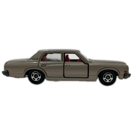  トミカ 黒箱トミカ No.32 トヨタ クラウン2600 ロイヤルサルーン 1/65スケール 日本製