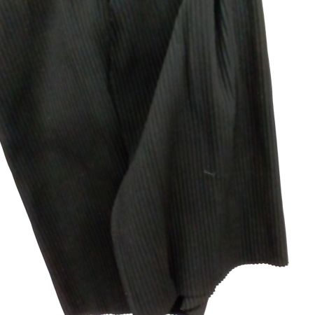  ISSEY MIYAKE イッセイミヤケ パンツ MI22KF634 ブラック