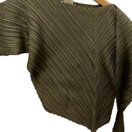 ISSEY MIYAKE イッセイミヤケ 変形カットソー JG12170 カーキ