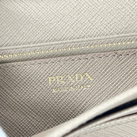 PRADA プラダ 長財布 ダメージ有り ベージュ