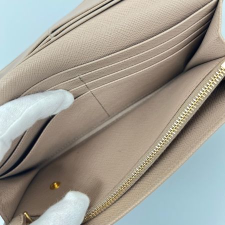 PRADA プラダ 長財布 ダメージ有り ベージュ