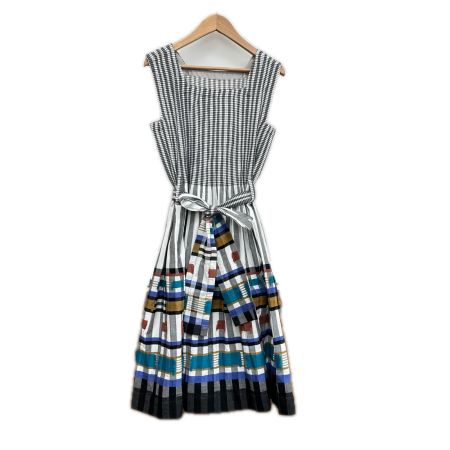 ISSEY MIYAKE me イッセイミヤケ ワンピース スレ有 ベルト付 オールシーズン レディース ミセス  M101FH571 ホワイト×グレー