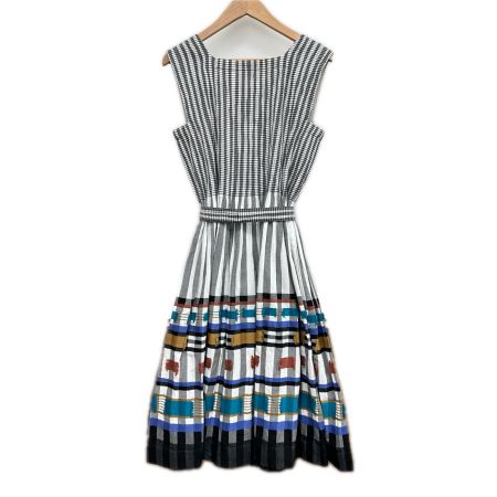 ISSEY MIYAKE me イッセイミヤケ ワンピース スレ有 ベルト付 オールシーズン レディース ミセス  M101FH571 ホワイト×グレー