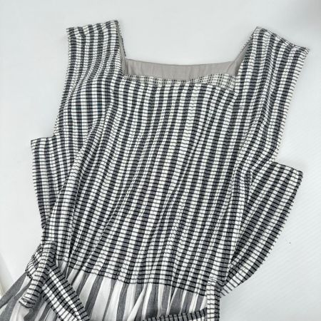 ISSEY MIYAKE me イッセイミヤケ ワンピース スレ有 ベルト付 オールシーズン レディース ミセス  M101FH571 ホワイト×グレー