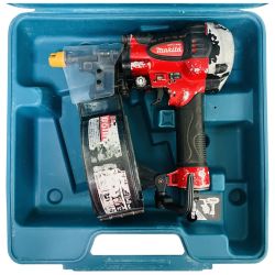 ЗЗ MAKITA マキタ 50mm 高圧 エア釘打ち機 ケース付 AN511HB Cランク