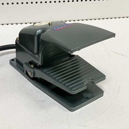 ЗЗ Ogura 100V パンチャー用フットスイッチ 9001080 グリーン