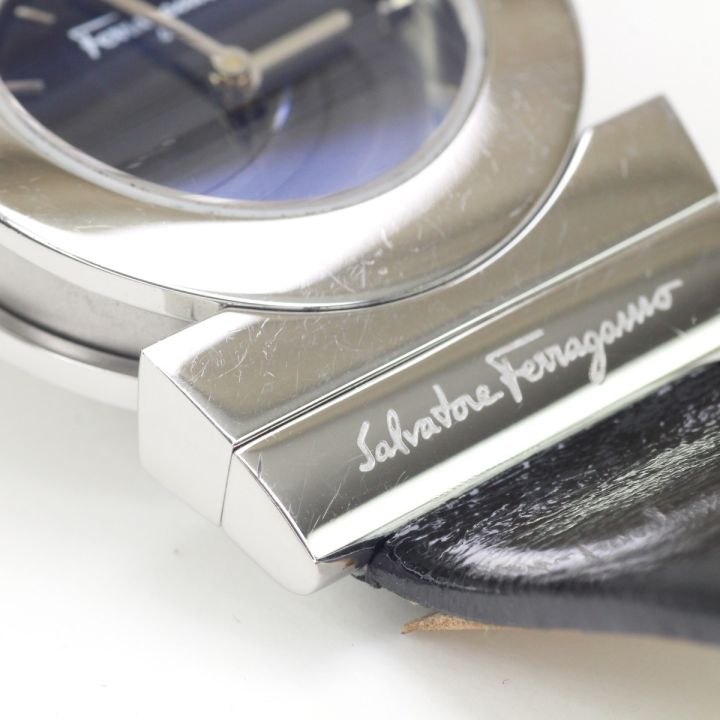 Ferragamo フェラガモ レディース クォーツ腕時計 F56 Ferragamo フェラガモ レディース クォーツ腕時計 F56 - 中古腕時計