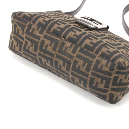  FENDI フェンディ セミショルダーバッグ ズッカ ブラウン