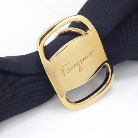  Salvatore Ferragamo サルヴァトーレフェラガモ スカーフリング ゴールド色