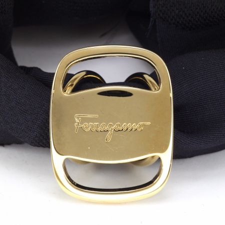  Salvatore Ferragamo サルヴァトーレフェラガモ スカーフリング ゴールド色