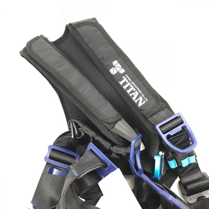 TITAN フルハーネス型安全帯 Mサイズ ブラック PACN-10A-BL｜中古 