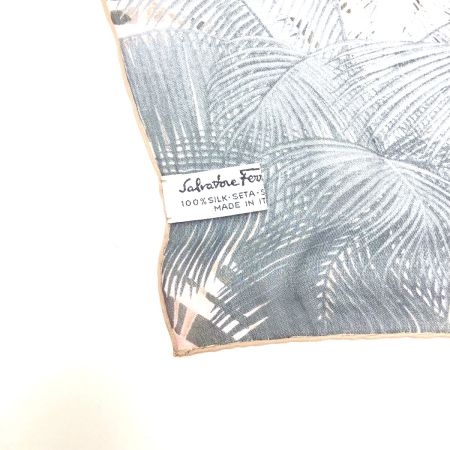  Ferragamo フェラガモ ヒョウ柄＆木 スカーフ シルク100% ブラウン