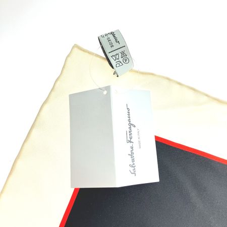  Salvatore Ferragamo サルヴァトーレフェラガモ ヒョウ柄 スカーフ シルク100%