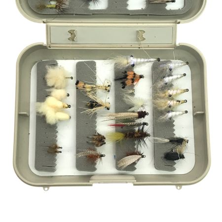  C&F DESIGN 完成フライ 57個セット 釣り用品 釣り小物 フライケース