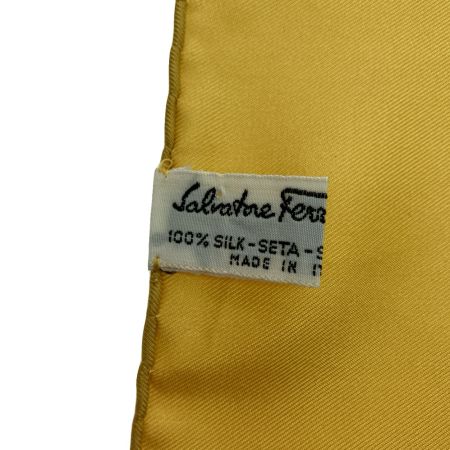  Salvatore Ferragamo サルヴァトーレフェラガモ スカーフ ヒョウ柄 シルク イエロー