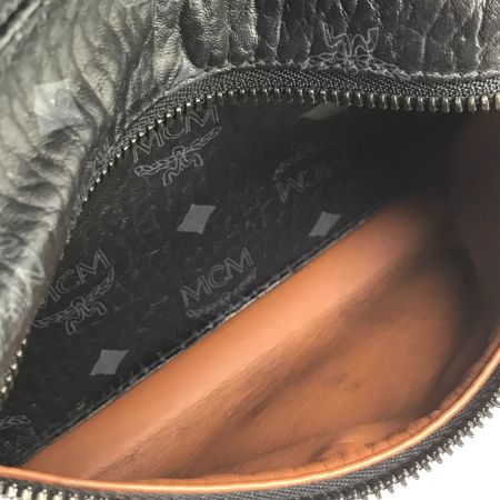  MCM エムシーエム リュック ヴィセトス スタッズ 内部ヨゴレ有 ブラック