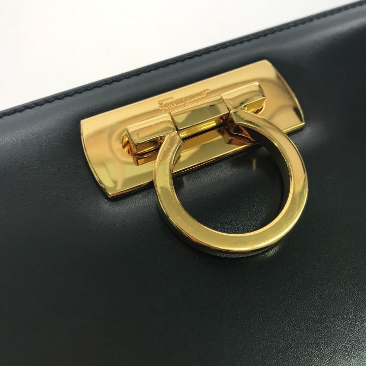 Salvatore Ferragamo サルヴァトーレフェラガモ ショルダーバッグ 