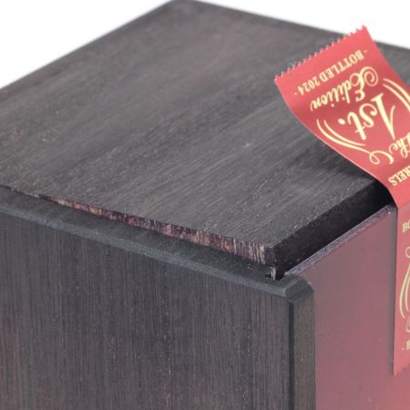 【北海道内限定発送】 西酒造 御岳 ピュアモルトウイスキー 御岳 THE FIRST EDITION バーボンバレル 700ml 43度 木箱付 未開栓