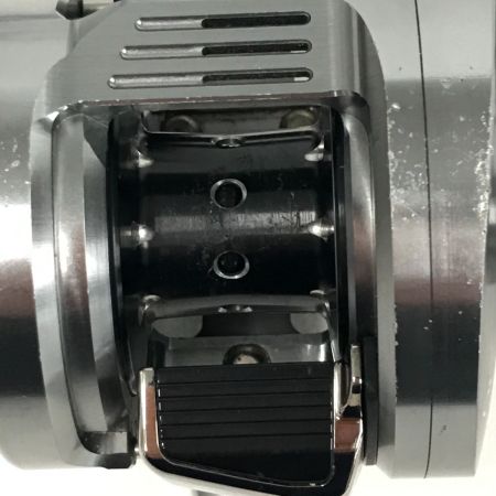  SHIMANO シマノ 19カルカッタコンクエストDC 200 キズ有 釣り用品 リール ベイトリール 03978