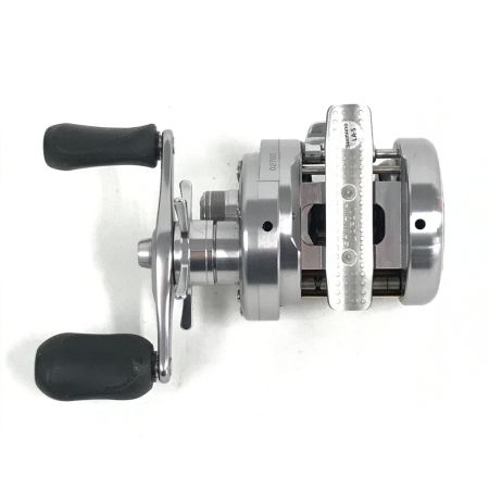  SHIMANO シマノ 11カルカッタコンクエスト 51DC 程度B 箱付 傷汚れ有 釣り用品 リール ベイトリール 02702
