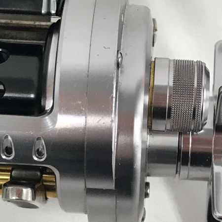  SHIMANO シマノ 11カルカッタコンクエスト 51DC 程度B 箱付 傷汚れ有 釣り用品 リール ベイトリール 02702