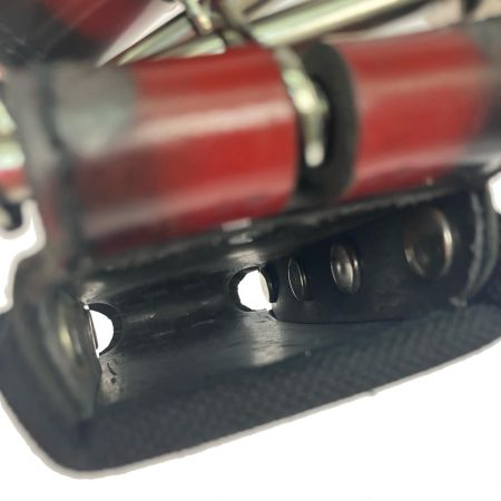  KNICKS ニックス アドバンガラス革 チェーン3連結タイプ鳶レベルホルダー ADV-100LDX3-R レッド