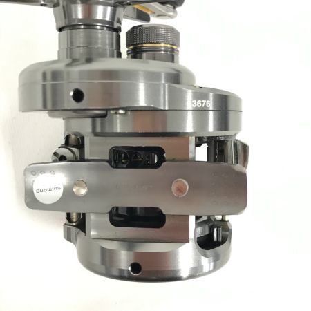  SHIMANO シマノ ベイトリール 17カルカッタコンクエストBFS ケース付 03676
