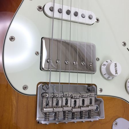  FENDER Made In Japan Hybrid2 Stratocaster  HSS 3TS