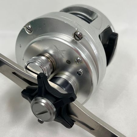  SHIMANO シマノ ベイトリール 13カルカッタ300 RH やや傷や汚れあり 03096