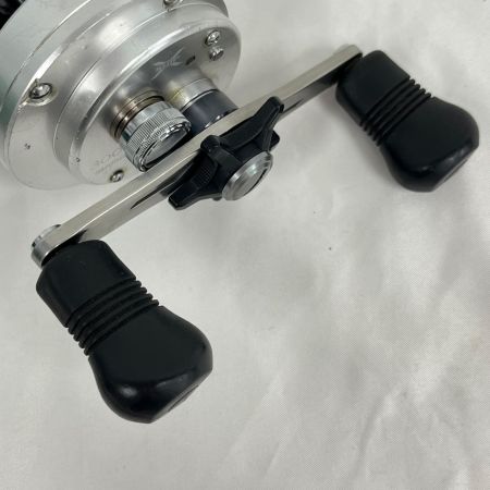  SHIMANO シマノ ベイトリール 13カルカッタ300 RH やや傷や汚れあり 03096
