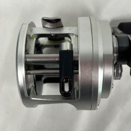  SHIMANO シマノ ベイトリール 13カルカッタ300 RH やや傷や汚れあり 03096