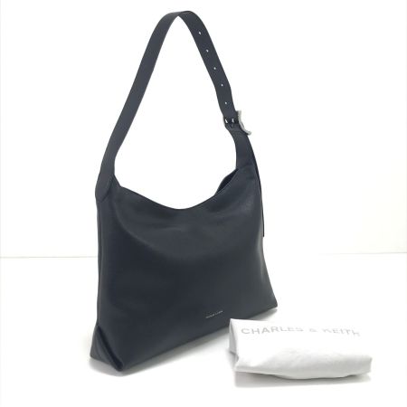  CHARLES&KEITH ショルダーバッグ ゾラバッグ CK2-40782736 ブラック