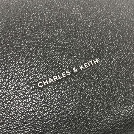  CHARLES&KEITH ショルダーバッグ ゾラバッグ CK2-40782736 ブラック