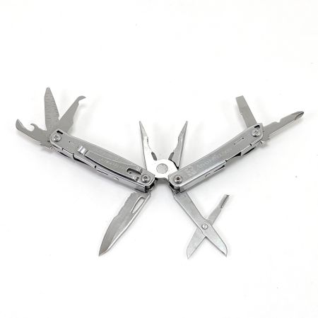  LEATHERMAN  レザーマン マルチツール WINGMAN 14機能搭載