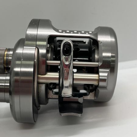  SHIMANO シマノ 17カルカッタコンクエストBFS HG キズ有 03675
