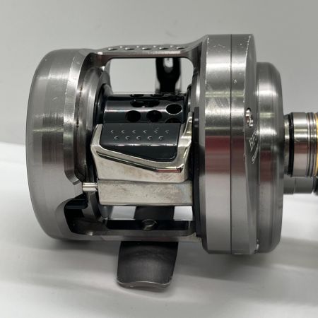  SHIMANO シマノ 17カルカッタコンクエストBFS HG キズ有 03675